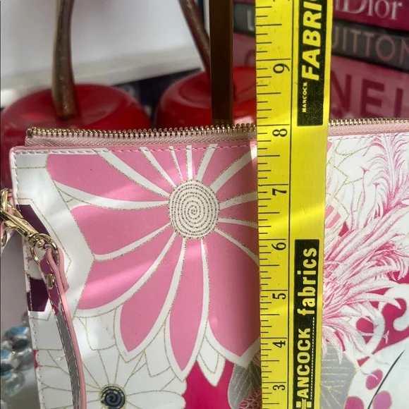 Pink Floral  foux leather wristlet bag - Picture 5 of 6